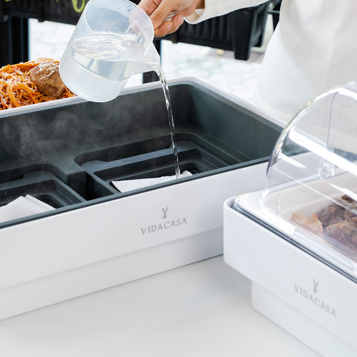 Vidacasa® Heat blaster tray is a handy heat guard when using Heat Blasters.  For corded or fuel buffet chafer equipments, it's easy to convert them to cordless buffet equipment with Heat blaster tray and Heat blaster packs.  No extra tools or adjustments.