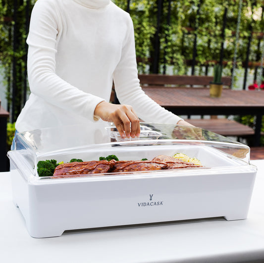 Vidacasa® Classic T605 Rectangular is the world’s first buffetware equipment that can maintain cold foods chilled at 4ºC (39ºF) without ice; Maintain cooked foods hot at 80ºC (176ºF) for hours without dangling cords or chafing fuels.